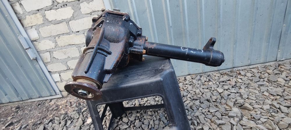 Редуктор передній KIA SORENTO 1 2002-2009 2,5 CRDI 16V