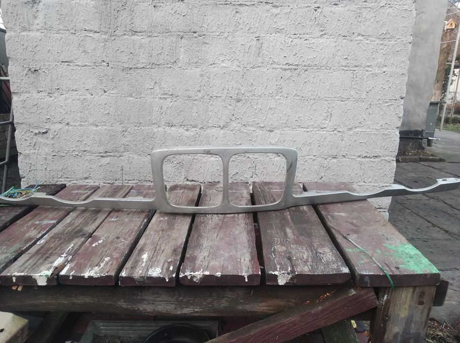 Продам б/у решетку радиатора BMW