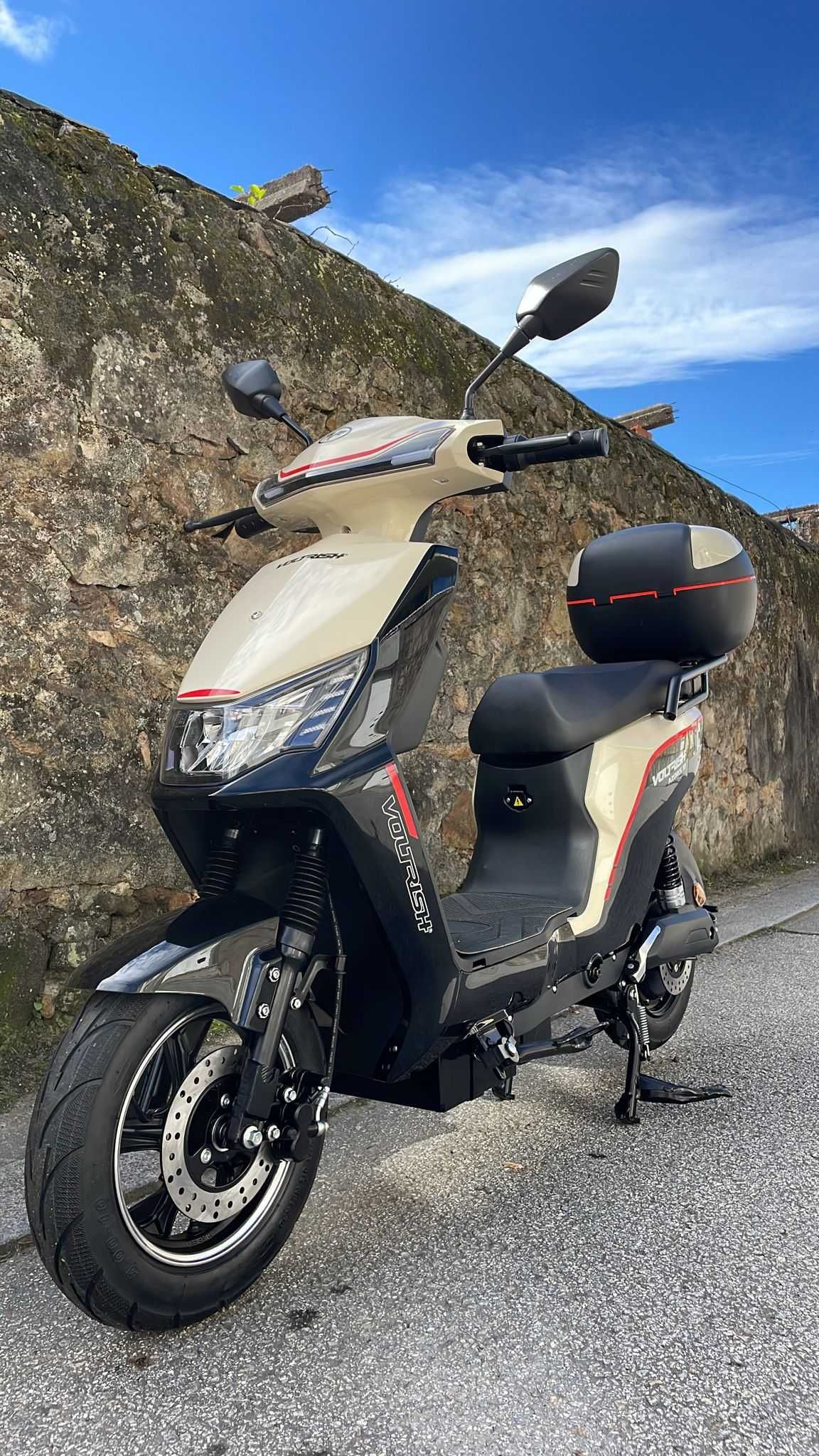 Scooters Novas Voltrish Azores(reembolso fundo ambiental de 500 euros)
