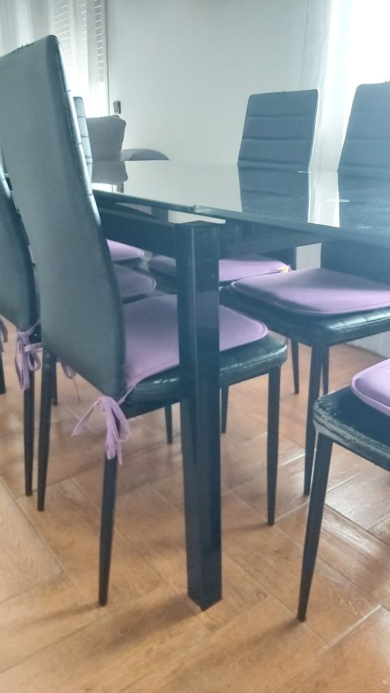 Conjunto Mesa de Jantar + Cadeiras