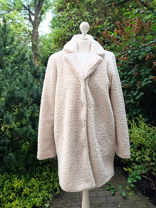 Beżowe kremowe futerko damskie 40 L Pieces puchate