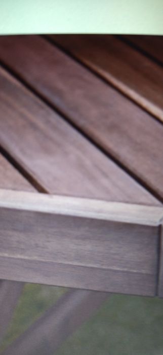 Vendo mesa exterior de acácia com 8 cadeiras, banco de 3 lugares