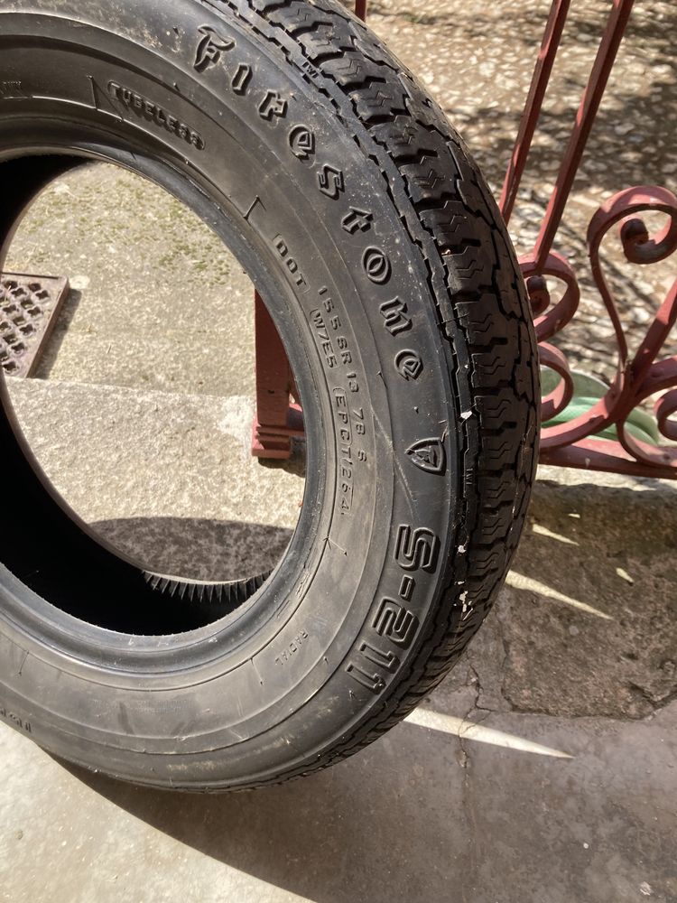 Par de pneus vintage 80’ firestone s-211 sr13 155