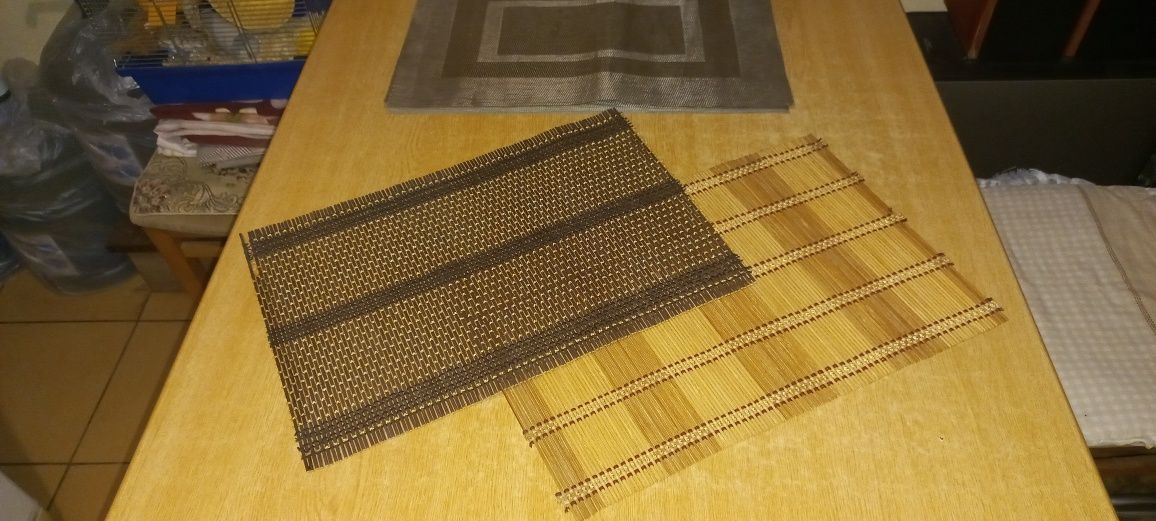 Серветки сервірувальні та бамбукові килимки, б/в, гарний стан