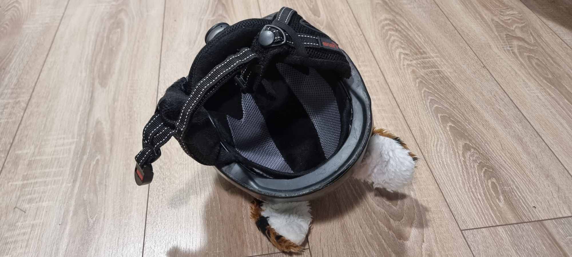 Kask narciarski dla dzieci 4-8 lat obwód 55,5 cm