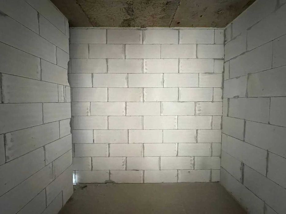 Терміново! Однокімнатна з панорамним видом!