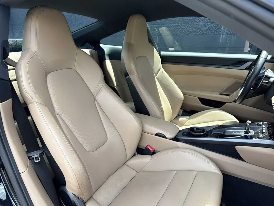 Porsche 911 Carrera 4S Coupe      2020