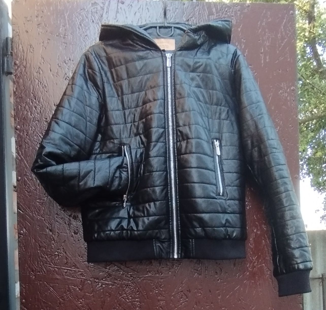 Продам курточку бу