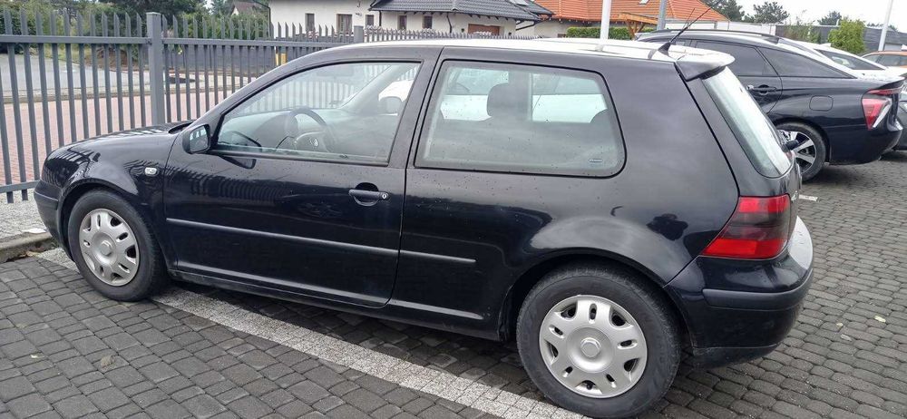 Volkswagen Golf IV - z przeglądem do X 2026 r.  i OC do maja
