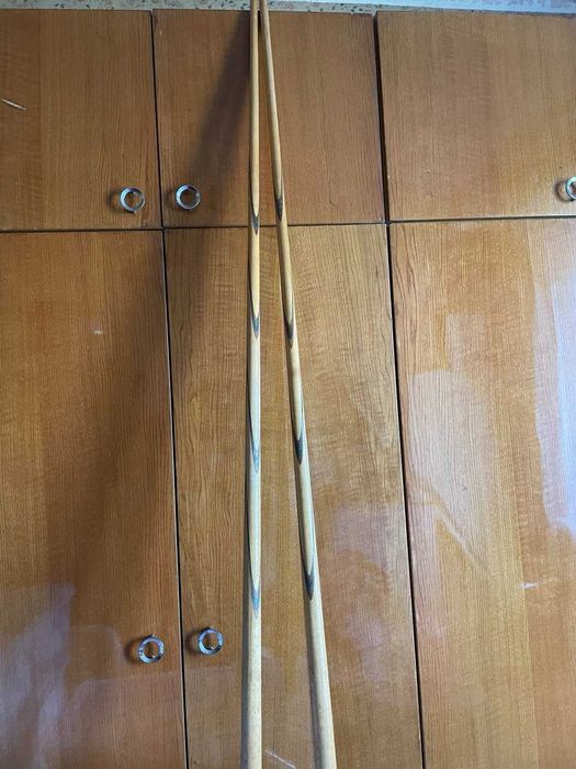 два кия часів срср для гри в більярд