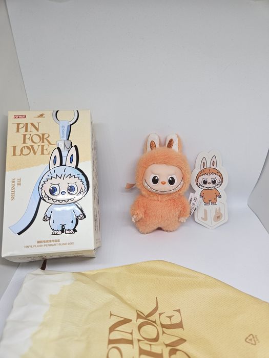 Labubu pin for love- mini labubus