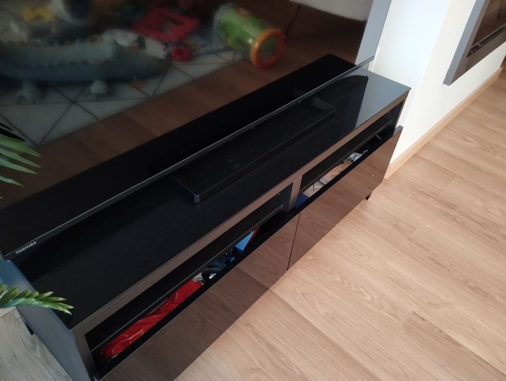 Móvel de TV 120cm + tampo vidro