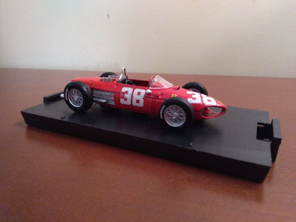 Carro Miniatura Ferrari 156 - Phil Hill 1961