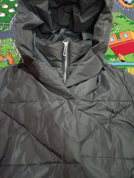 Продам куртку на холодну осінь жіночу