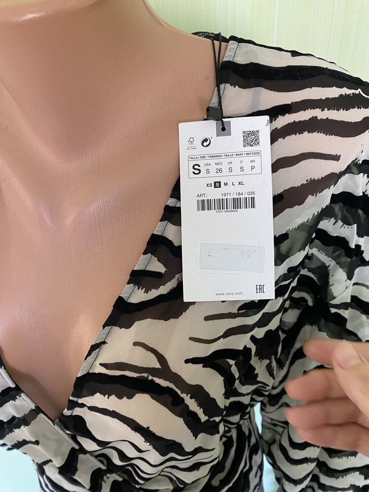 Сукня від Zara , розмір С, легка