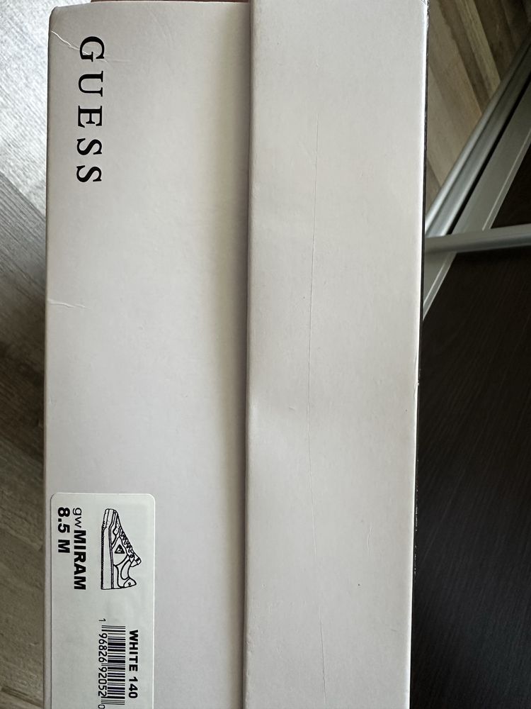 Кеди білі Guess нові