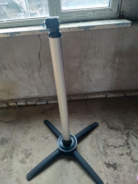 Продам телескопічну алюмінієву стійку під УФО