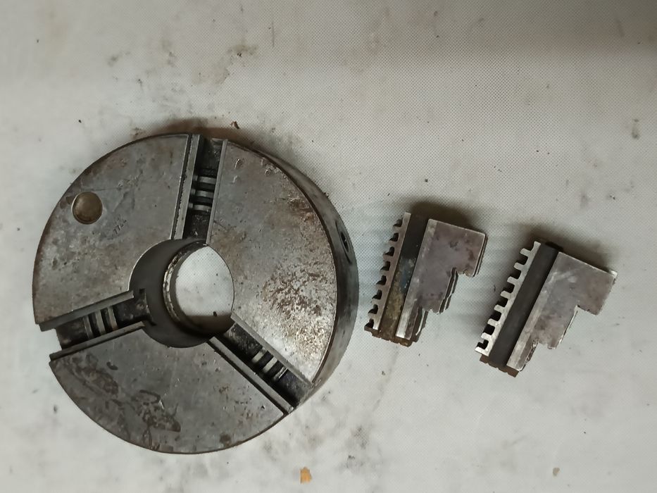 Uchwyt tokarski fi 200