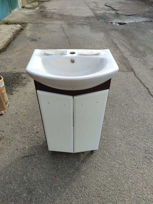 Раковина с тумбой