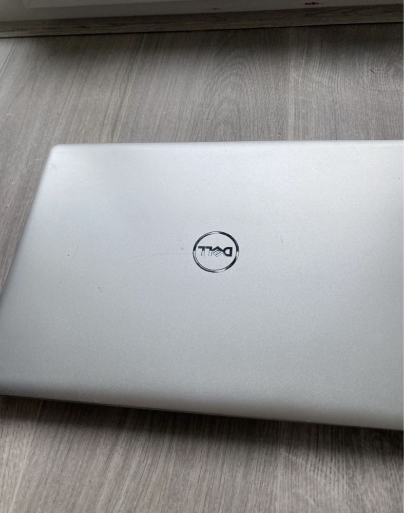 Laptop dell inspiron 15