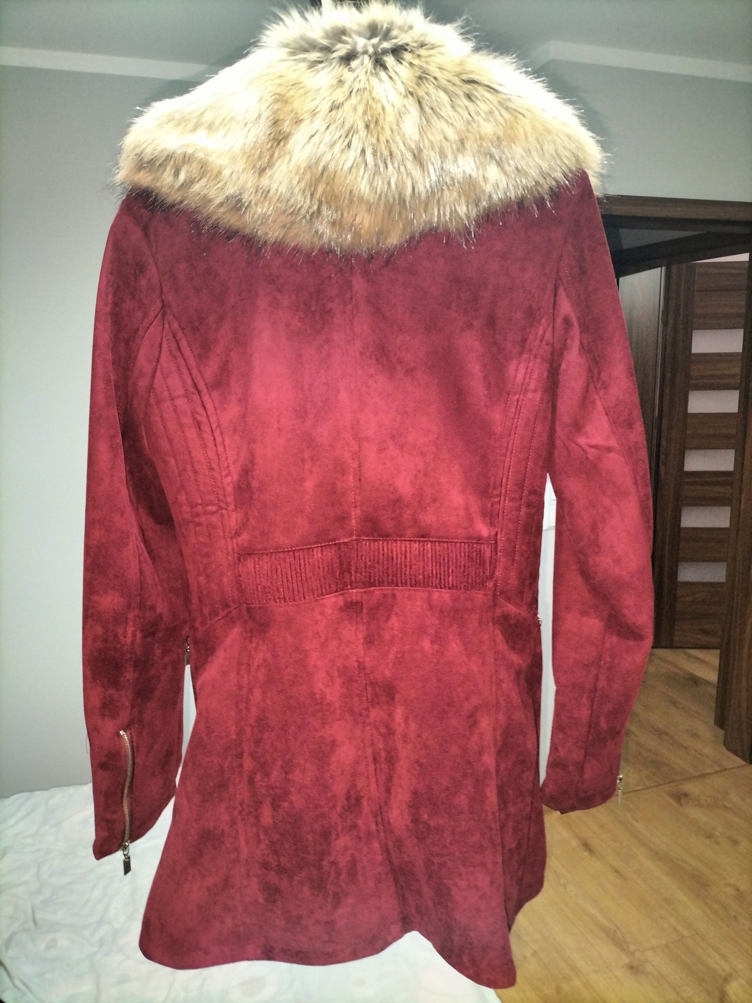 Płaszcz elegancki bordo, zamsz futerko rozmiar 38.