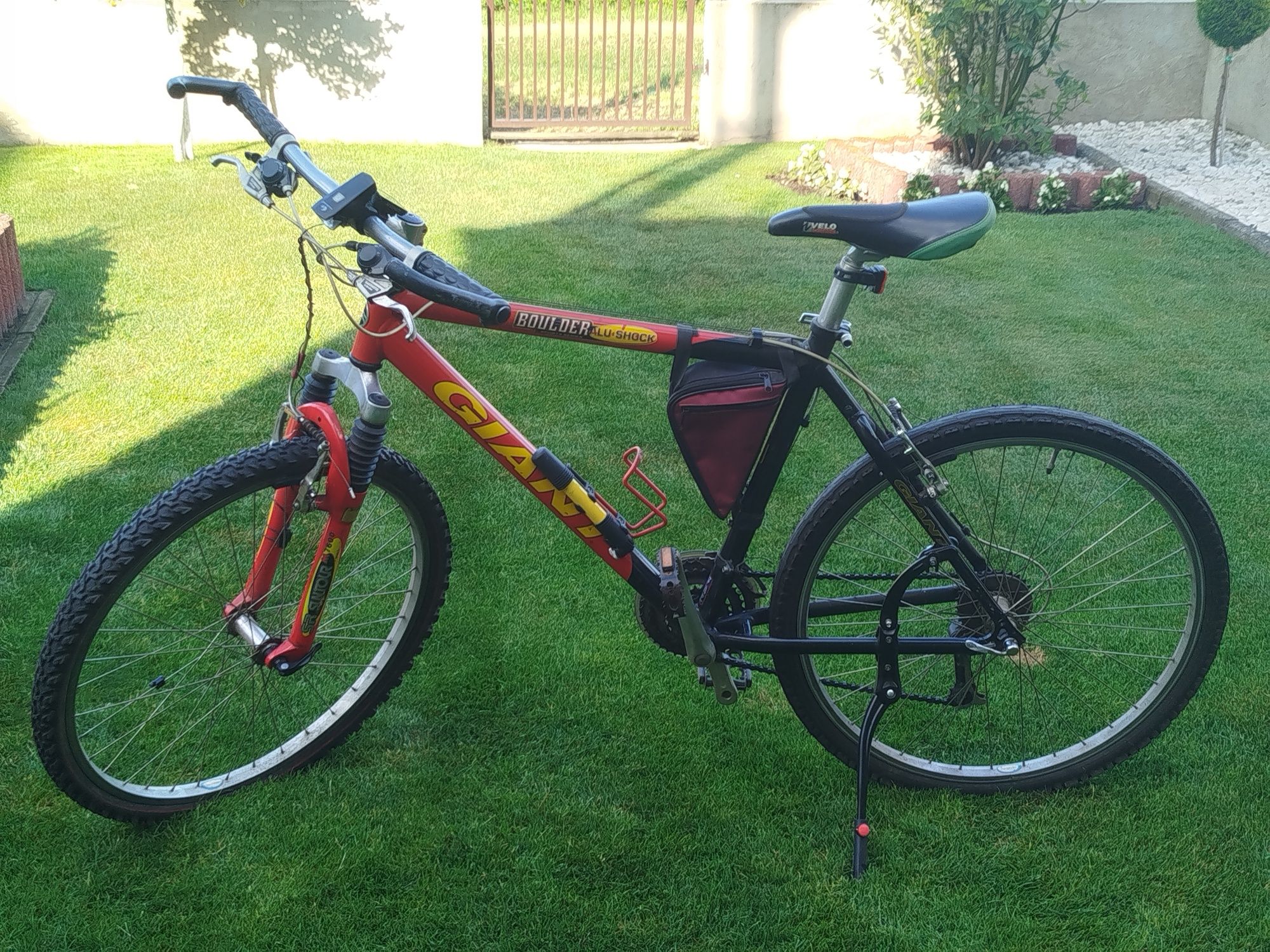 Rower Giant Boulder Alu Shock