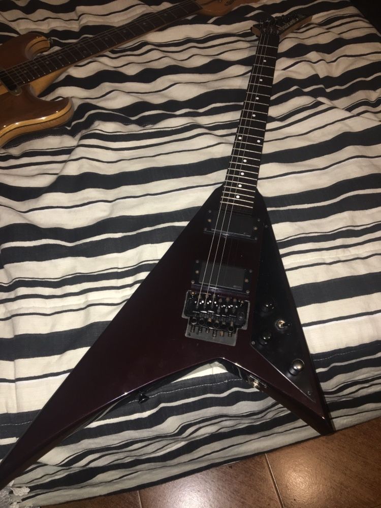 Jackson flying V com EMG e floydrose anos 90 Randy Rhoads