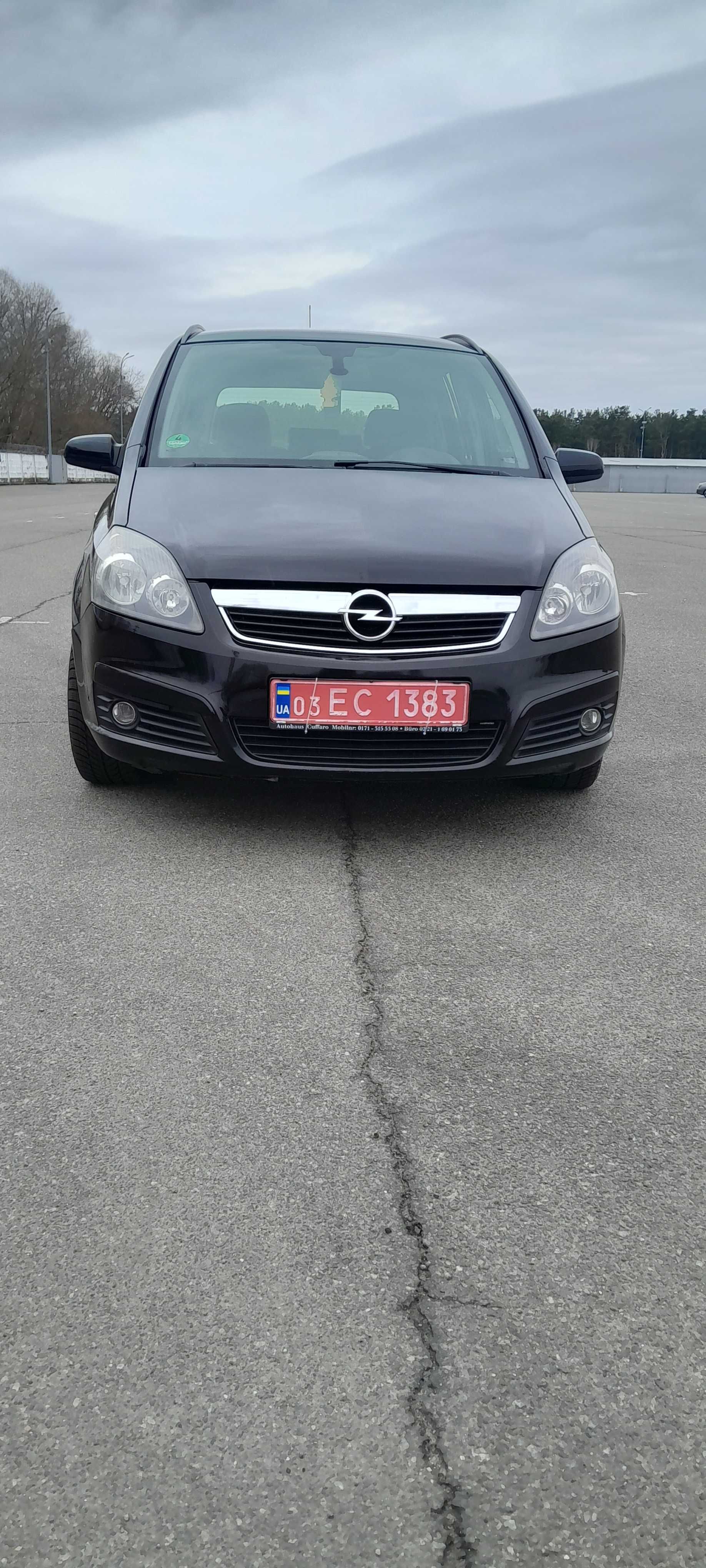 Opel Zafira мінівен