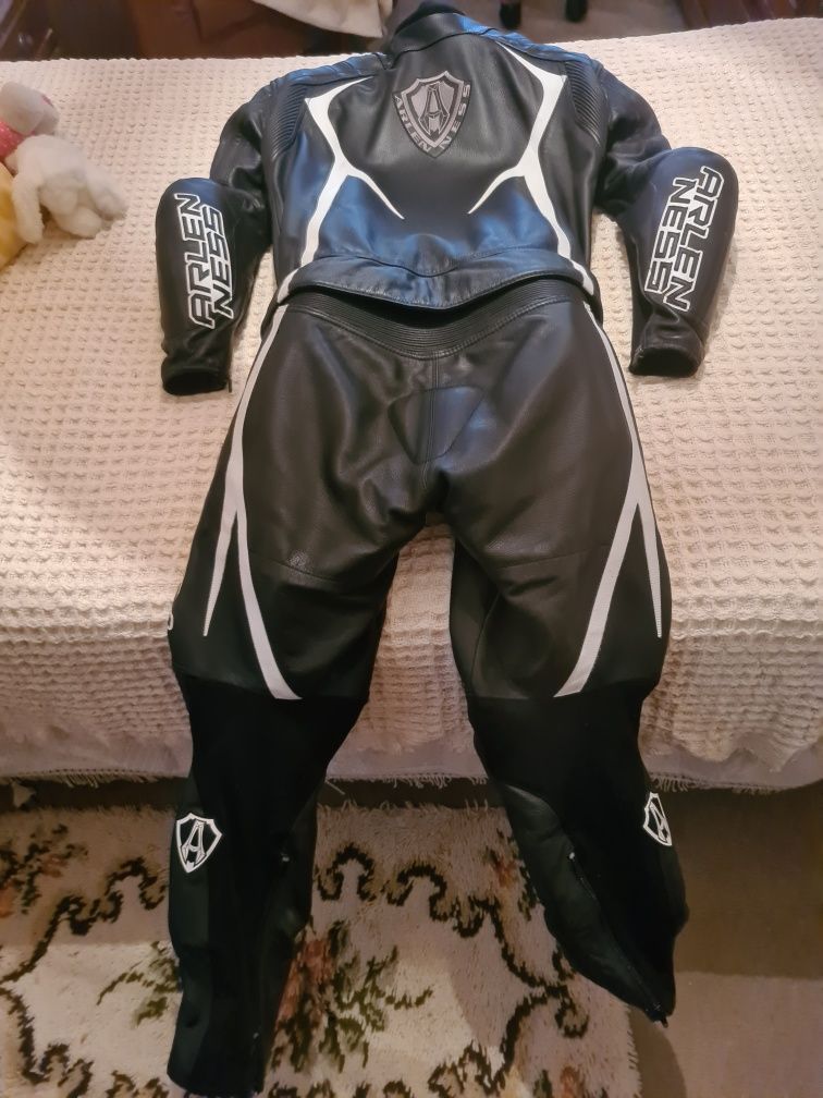 Fato motard Arlen Ness