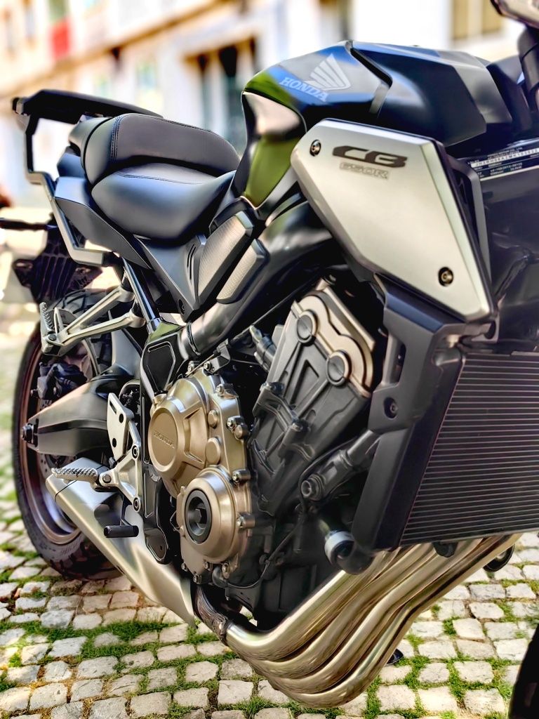 RESERVADA. Honda CB650r 2021 (novo modelo - actualização), versão ful
