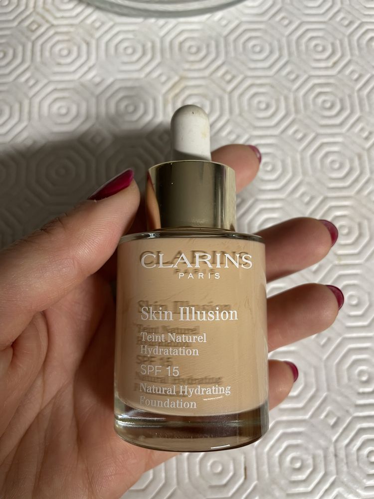 Base clarins 108w