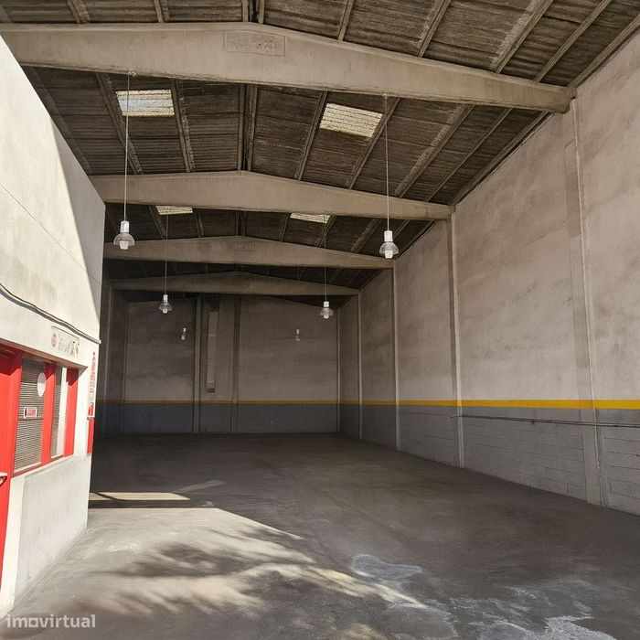 Armazém Industrial - Carriça - Trofa