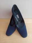 Granatowe buty na obcasie DKNY