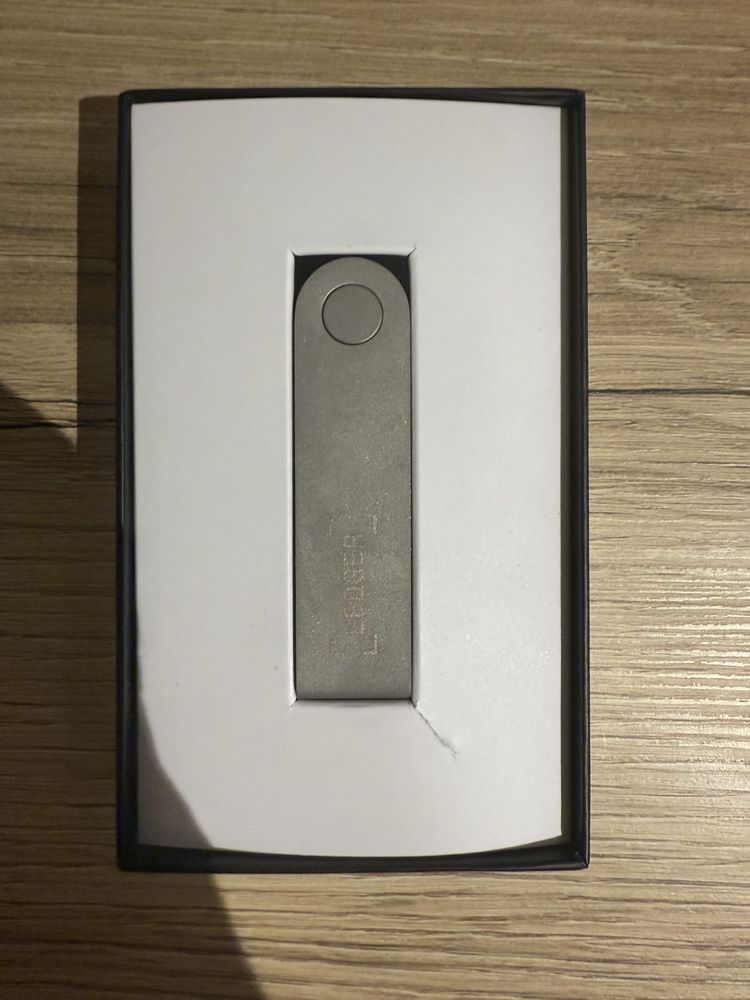 Ledger Nano X – Portfel sprzętowy do kryptowalut – NOWY