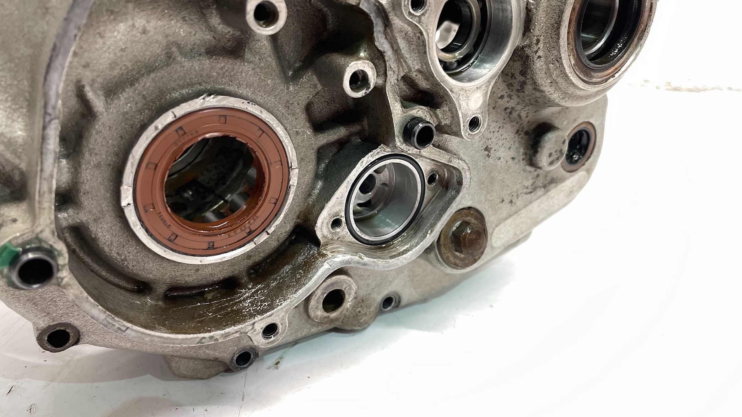 Ktm 250 sxf 04do11 Kartery blok połówki bypass ok Części