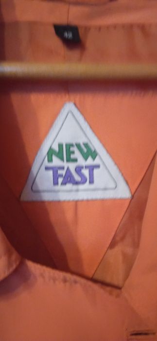 Elegancki płaszcz wiosenno jesienny.