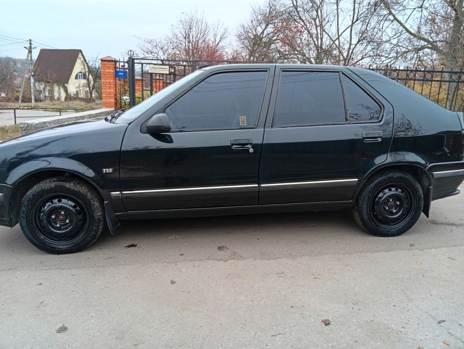 Автомобіль Renault 19