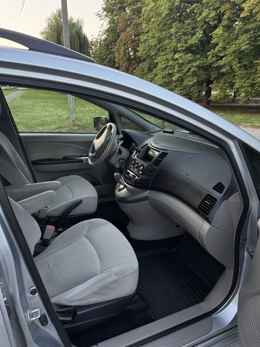 Mitsubishi Grandis 2.4 АКПП Газ/Бензин