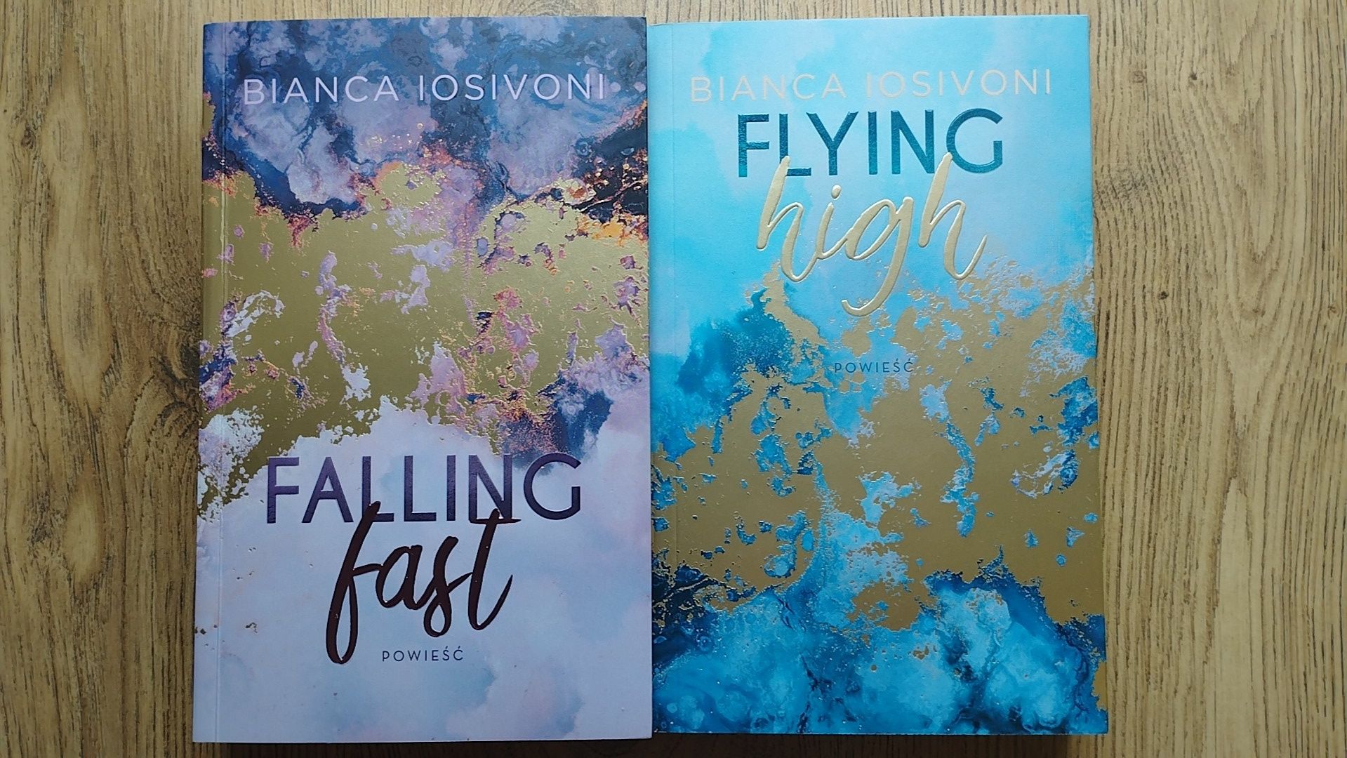 Seria książek ,,Flying fast" i ,,Flying high"