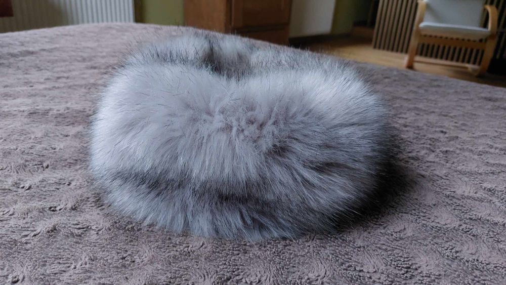 Szal, komin Orsay z ,,futerkiem,,