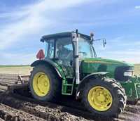 Traktor John Deere 5820 od rolnika 2006r + koła na ostatnim zdjęciu