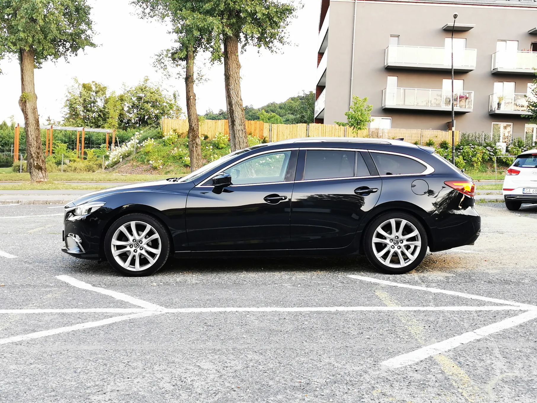 Mazda 6 Nakama Film YouTube I-eloop System bezwypadkowa ksenon Navi ledy rvm