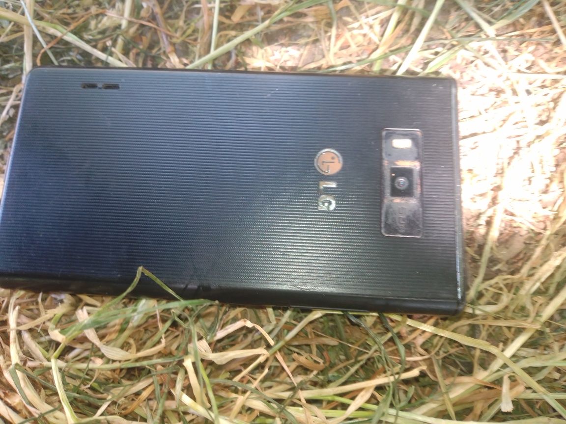 Продам смартфон LG