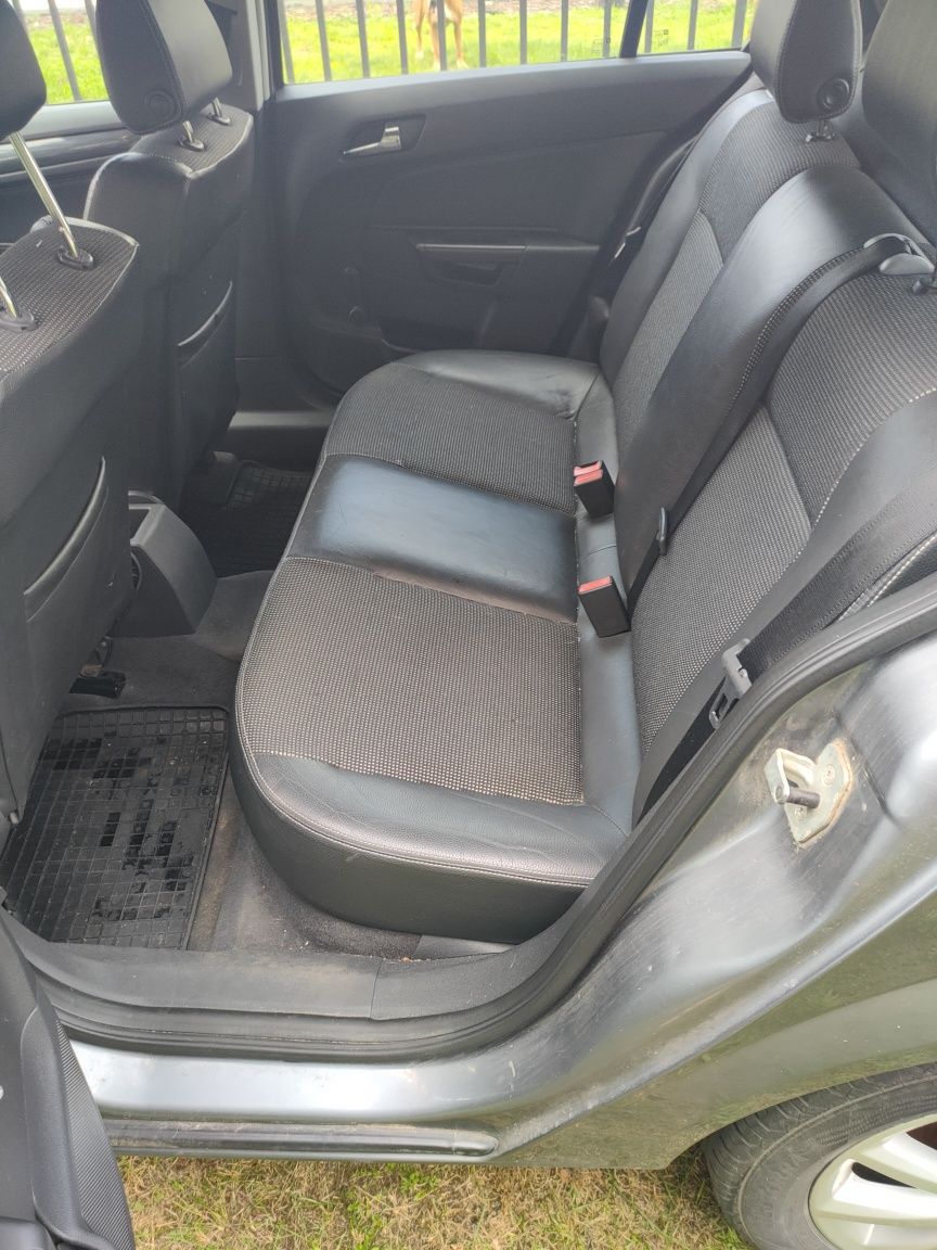 Opel Astra H 1.6 Benzyna