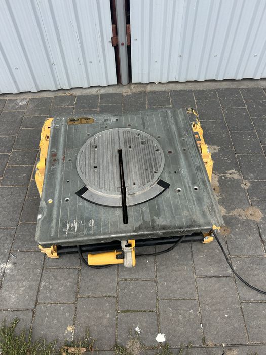 Piła stołowa ukośnica Dewalt DW 743 Type 4
