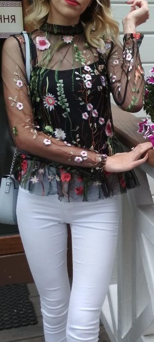 Вишита блуза на сіточці xs-s розмір