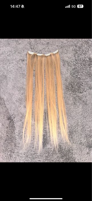 Extensões de cabelo loiro