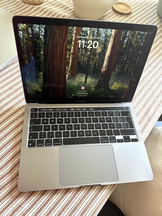 MacBook pro, 13 inch, M1, 2020