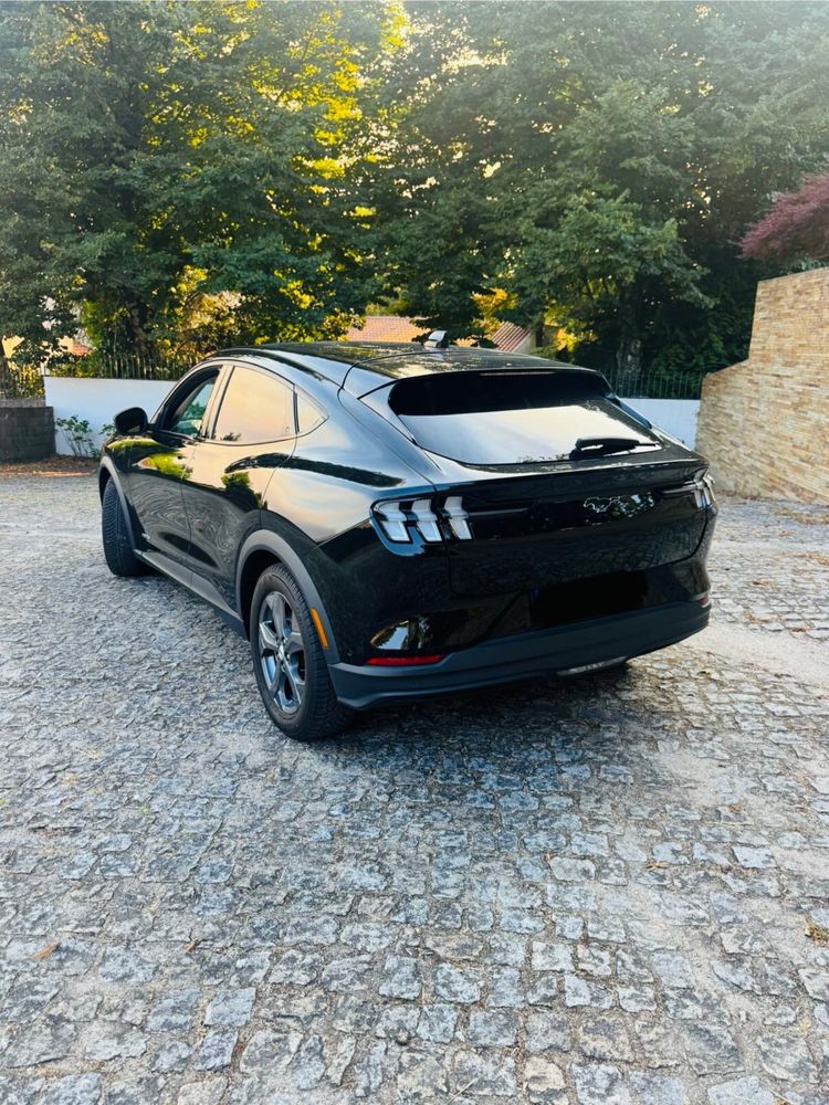 Ford mustang mach e 2022