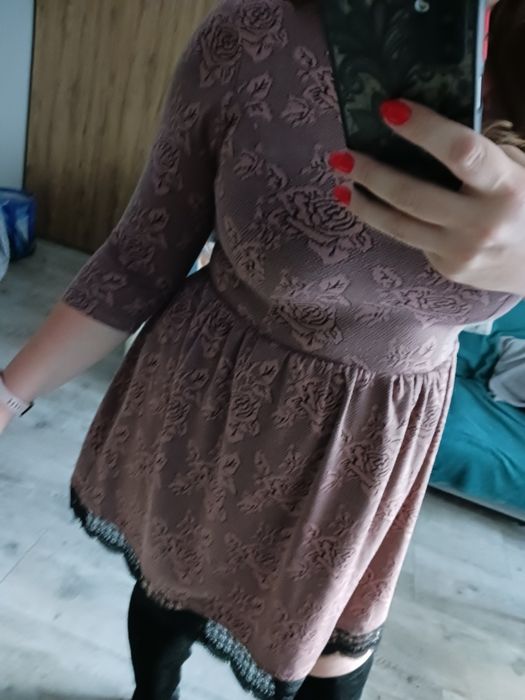 Sukienka Boohoo rozmiar 44